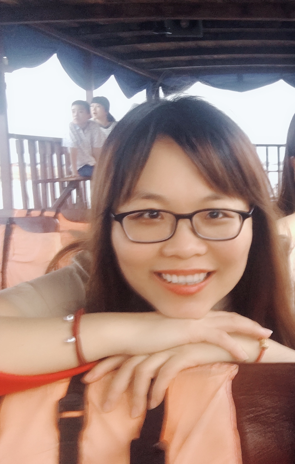 Ava Zeng making a vow