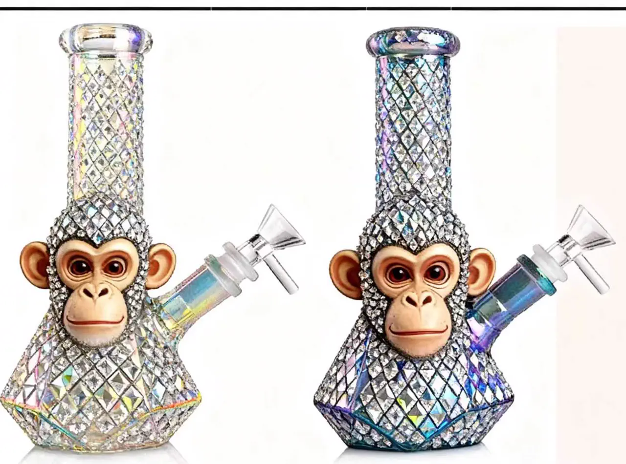 Borosilicate glass deep dive showing material properties for glass pipe manufacturing