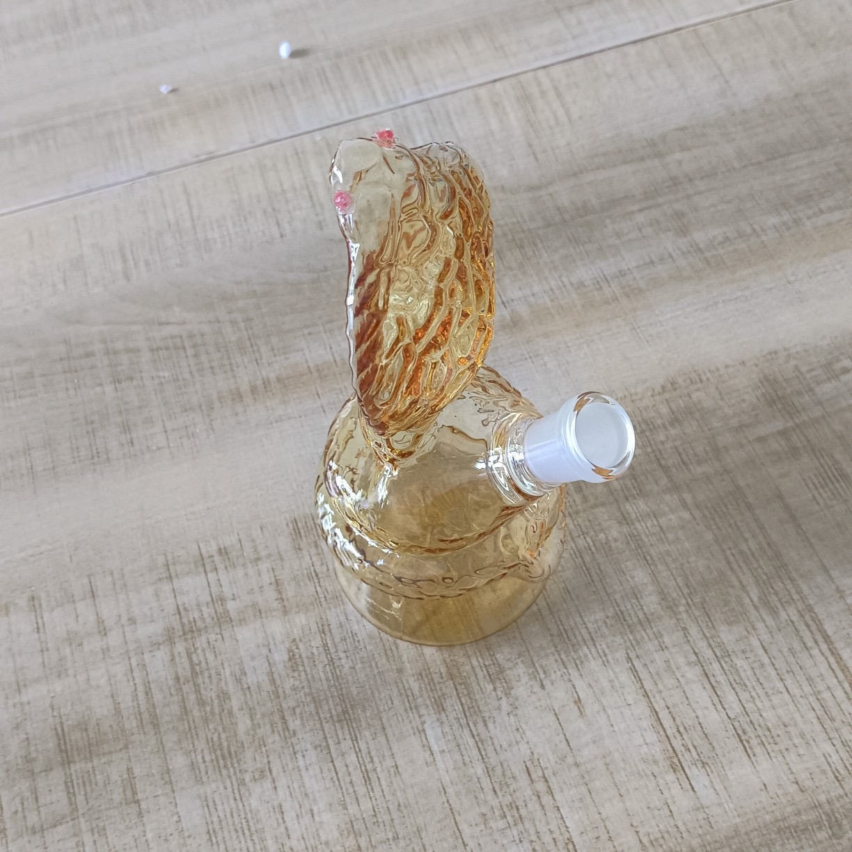 Wholesale glass hand pipes arranged to show ergonomic variety for buyers
