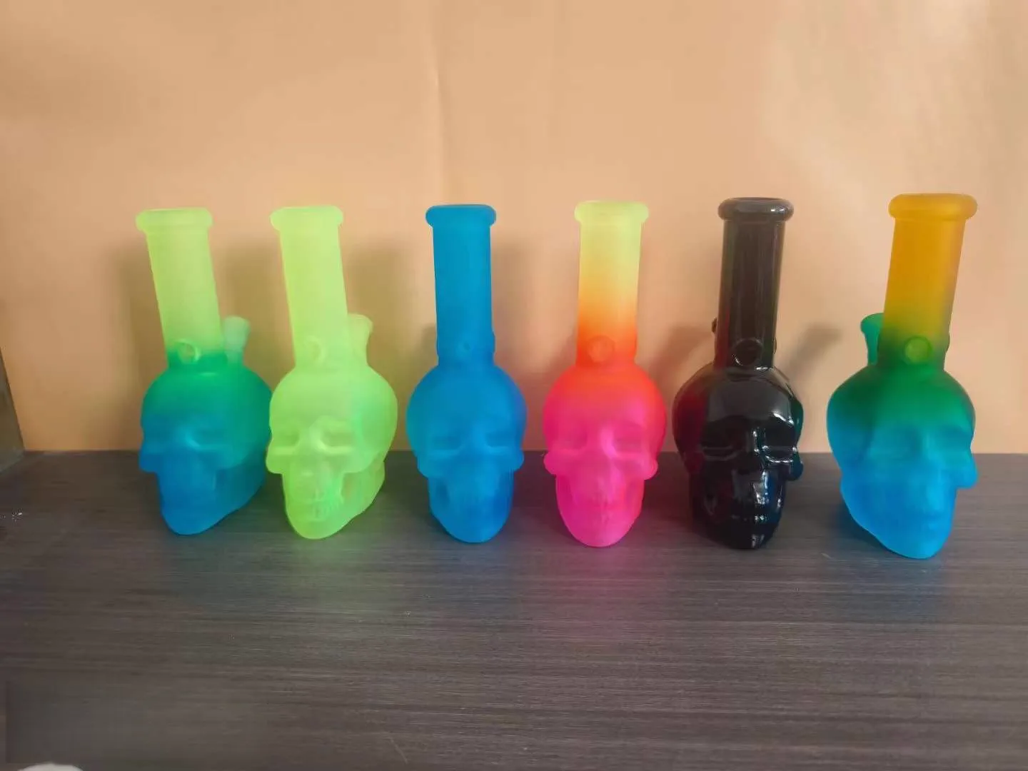 International shipping and customs clearance for wholesale glass pipe imports to Canada