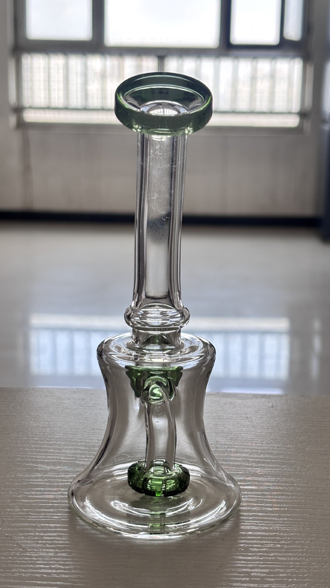 Wholesale glass water pipes reviewed for retail margin and pricing analysis